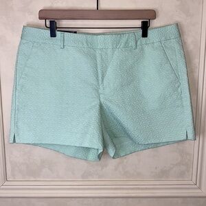 New! Banana Republic Mint Green 4 1/2” Short size 14.